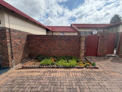 Townhouse For Sale in Gholfsig, Middelburg